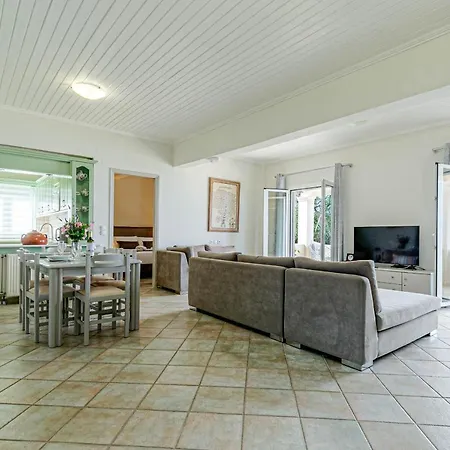 Gialos House * Agia Pelagia Chlomou